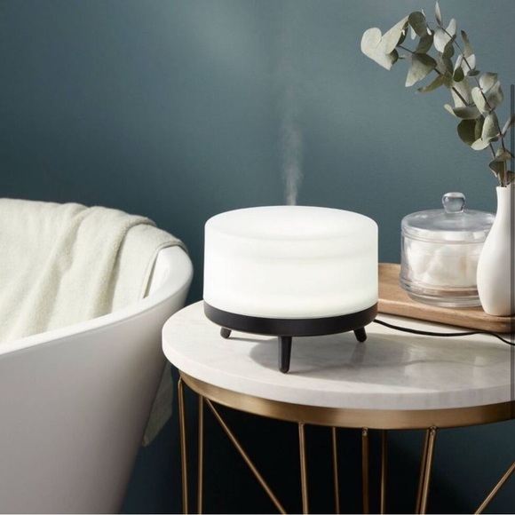 Threshold Mid-Century White and Black Footed Base 300ml Scent Diffuser NWT - Picture 2 of 3